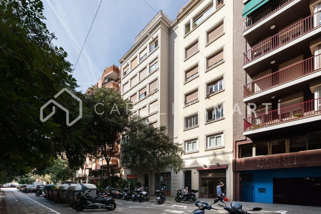 Piso con chimenea en alquiler en La Dreta de l'Eixample, Barcelona