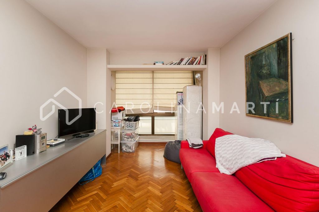Apartment with parking and elevator for sale in Galvany, Barcelona
