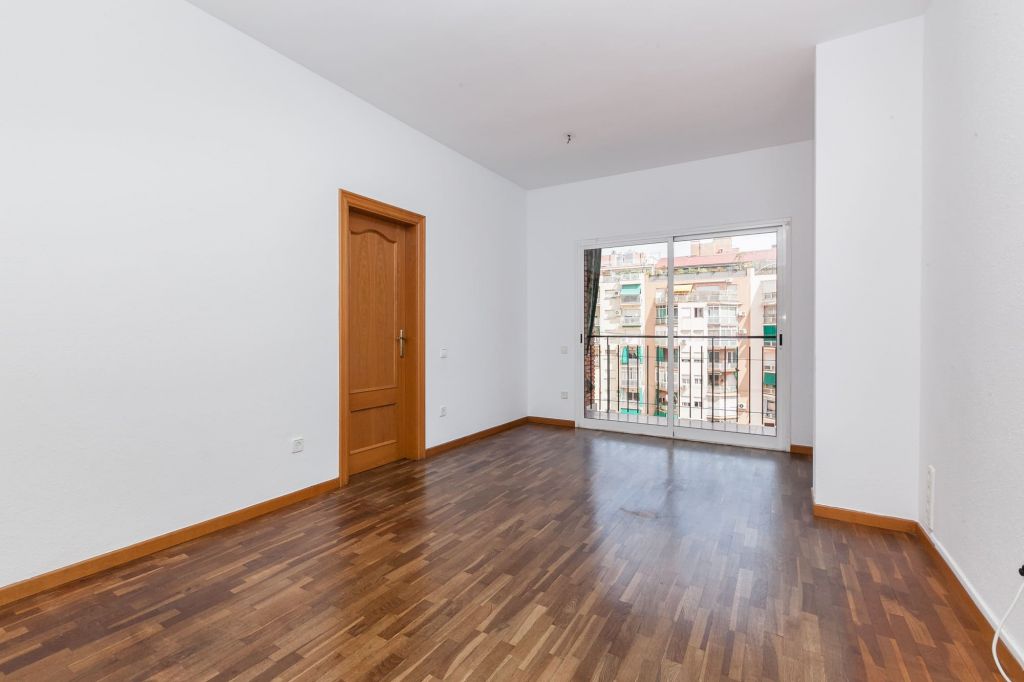 Flat with terrace for rent in Eixample, Barcelona