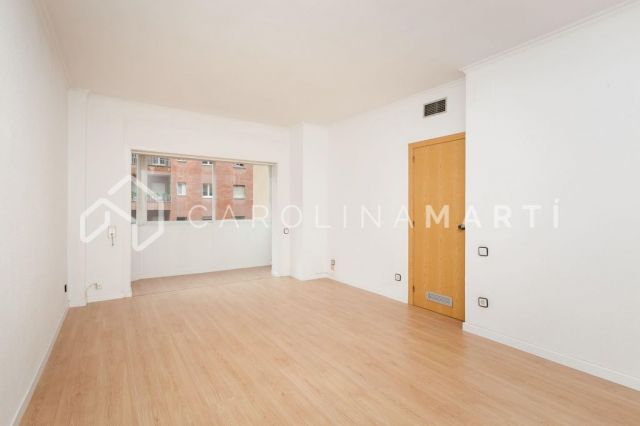 Exterior apartment with elevator for sale in Galvany, Barcelona