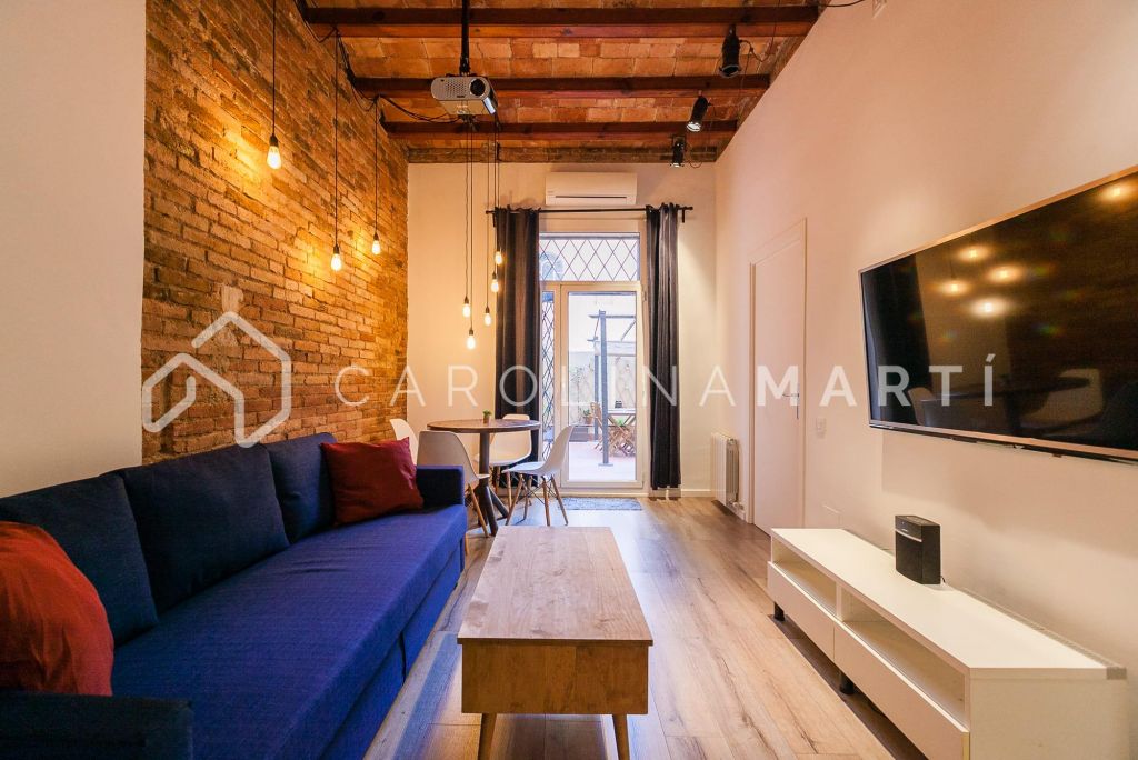 Piso con terraza privada en alquiler en Sant Antoni, Barcelona