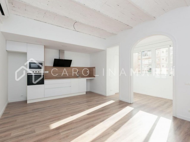 Appartement avec de hauts plafonds à louer à Gracia, Barcelone