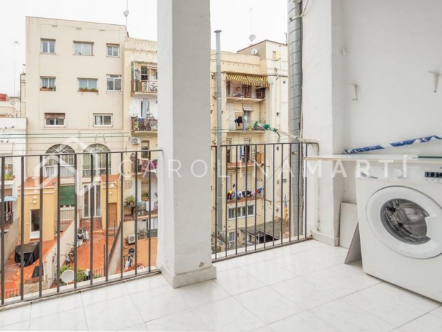 Piso con terraza y balcón en alquiler en Sants, Barcelona