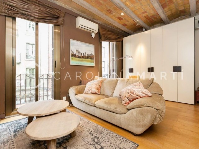 Renovated loft type flat for sale in Sant Gervasi, Barcelona