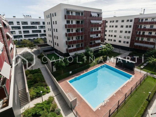 Appartement semi-neuf avec espace commun à vendre à Sant Just Desvern