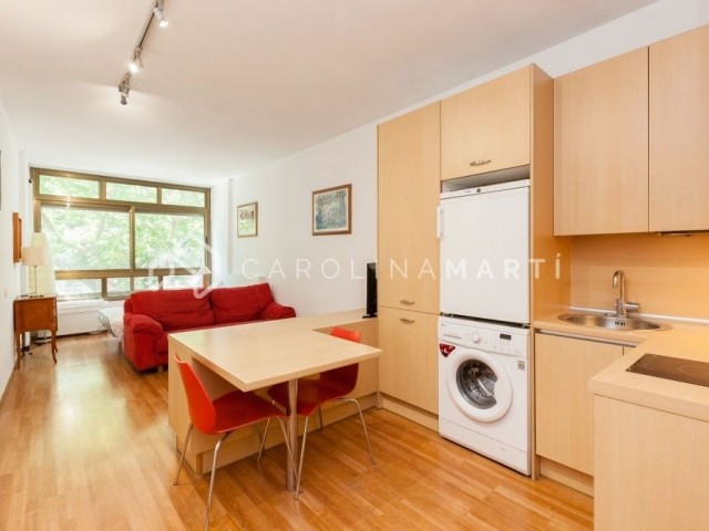 Piso tipo loft con luz en venta en Les Corts, Barcelona