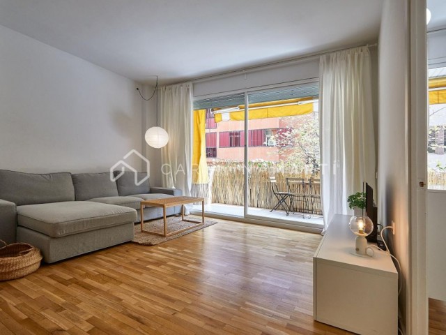 VERY BRIGHT APARTMENT FOR RENT IN SARRIÀ
