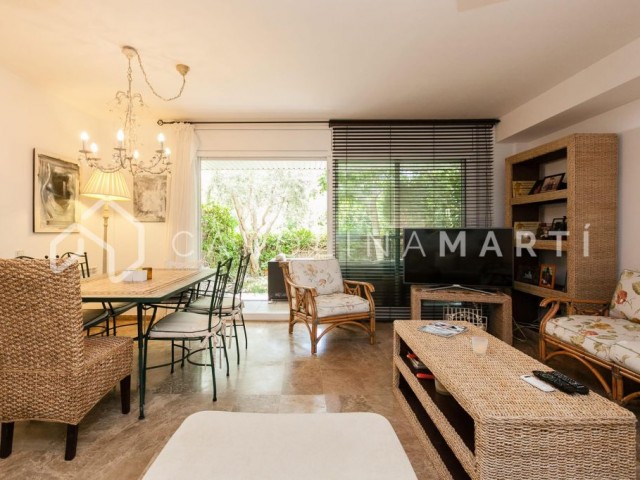 Penthouse en duplex avec jardin et piscine à vendre à Can Pei, Sitges