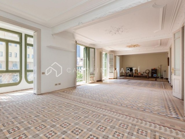 Exclusiva propiedad en venta junto a Diagonal - Barcelona