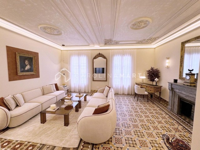 Appartement de luxe rénové à vendre à Enrique Granados – Eixample, Barcelone