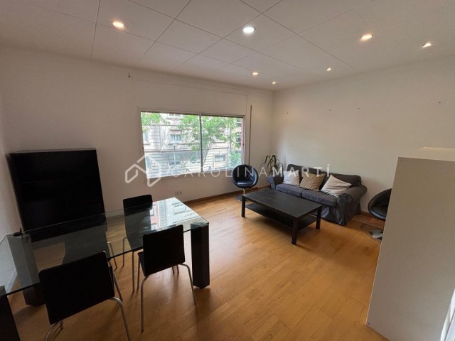 Alquiler piso luminoso en Travessera de Gràcia | 3 habitaciones y balcones en Barcelona