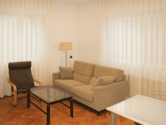 Piso en Venta en Av. República Argentina – 4 Habitaciones, Amueblado y Reformado