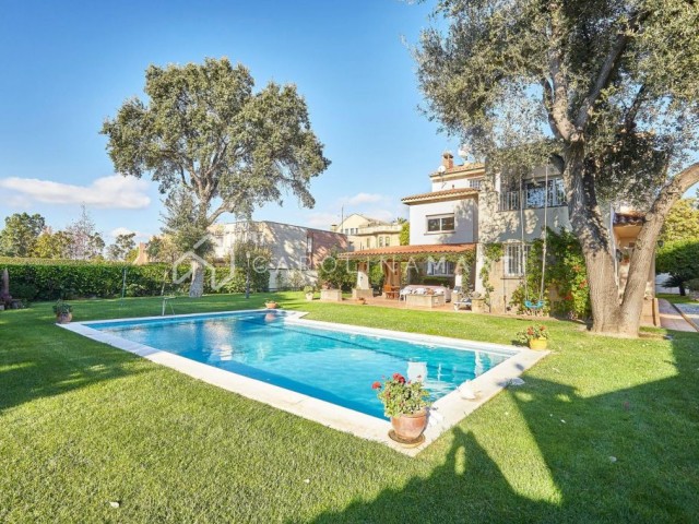 Casa independent en venda a Sant Just Desvern