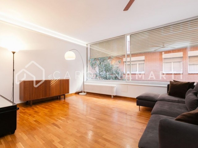 Triplex with storage room for rent in Sarrià, Barcelona