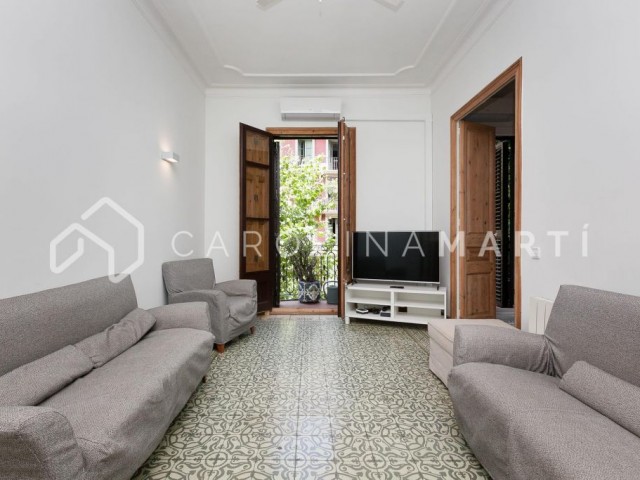Apartment with balcony for rent in l