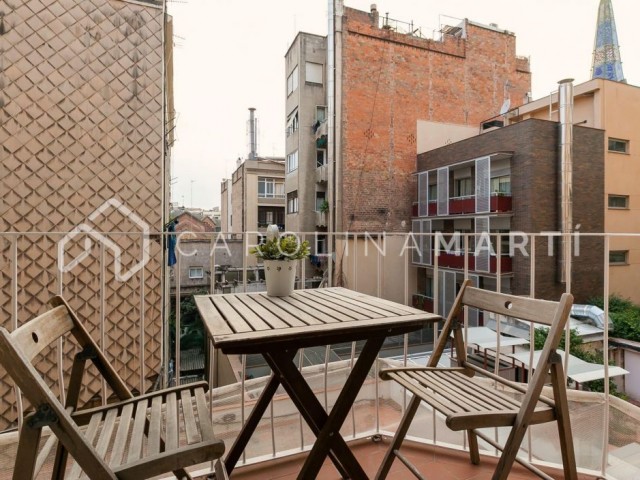 Exterior flat with balcony for rent in Sant Gervasi, Barcelona