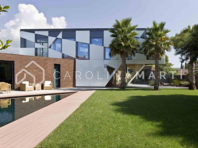 Casa amb parcel·la de 1500 m2 en venda a Sitges, Barcelona