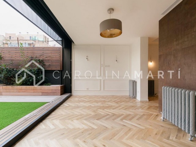  Recently renovated apartment located on the prestigious Rambla Catalunya in Barcelona.