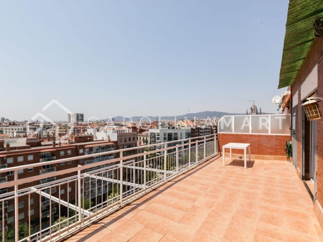 Penthouse with views for rent in El Fort Pienc, Barcelona