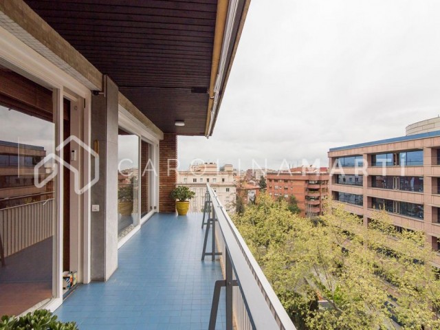 Penthouse with pool for sale in Galvany, Barcelona