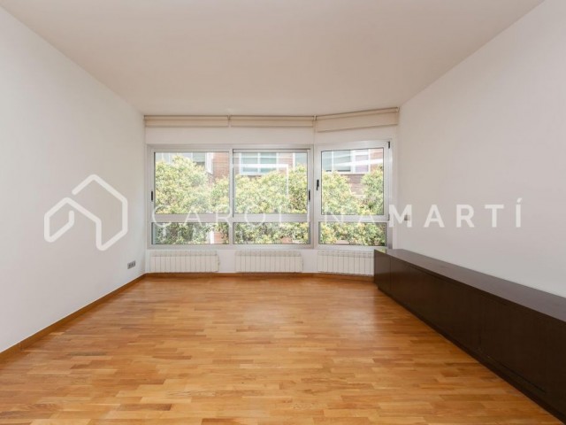 Flat with terrace for rent in Galvany, Barcelona